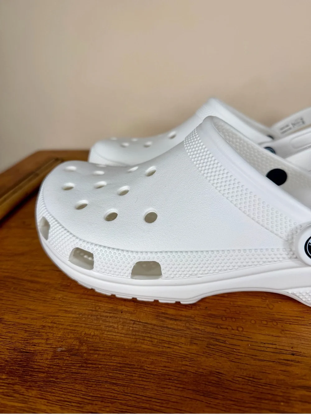New Crocs Men’s Classic Clogs White Size 11